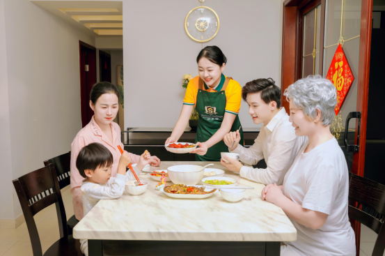 诺兰德家事集团提供专业技能培训，培养高品质的保姆家政人才